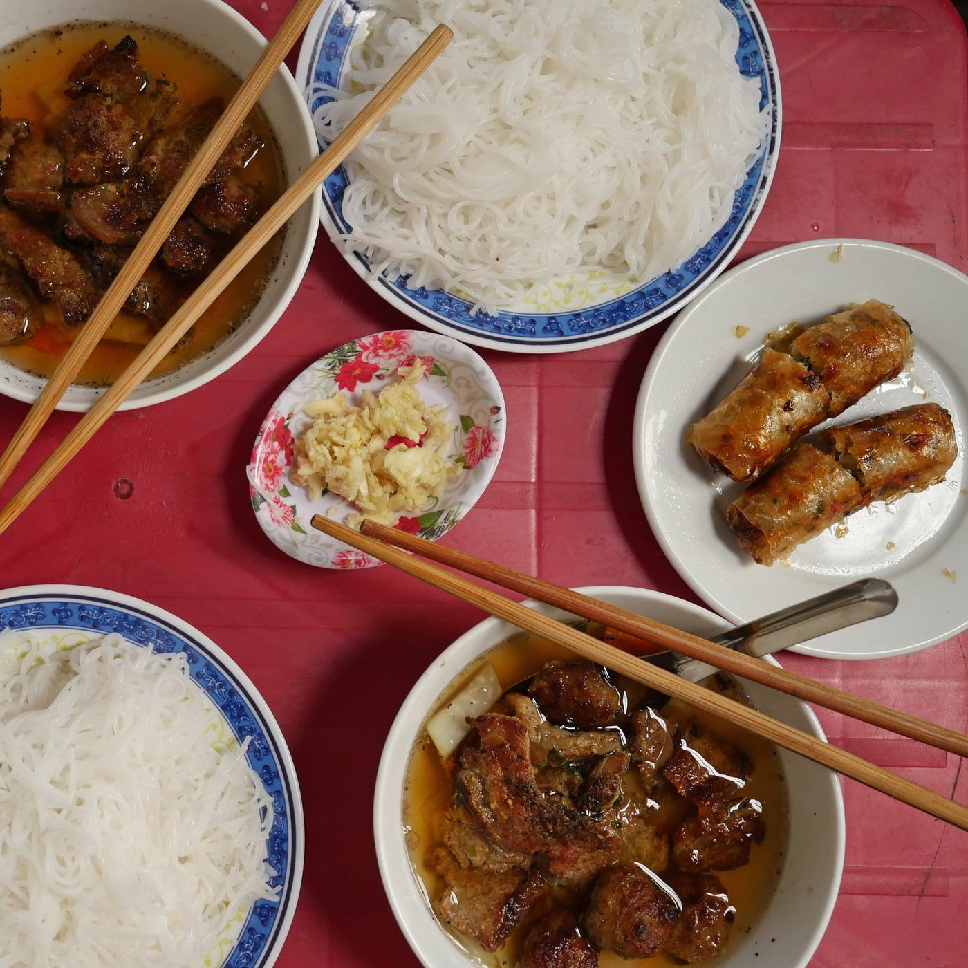 Cách làm bún chả Hà Nội bằng chảo nướng hoặc lò, không cần than hoa