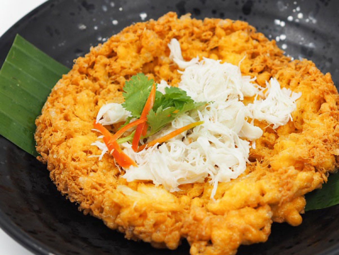Trứng chiên thịt cua giòn rụm kiểu Thái (khai jiao poo)