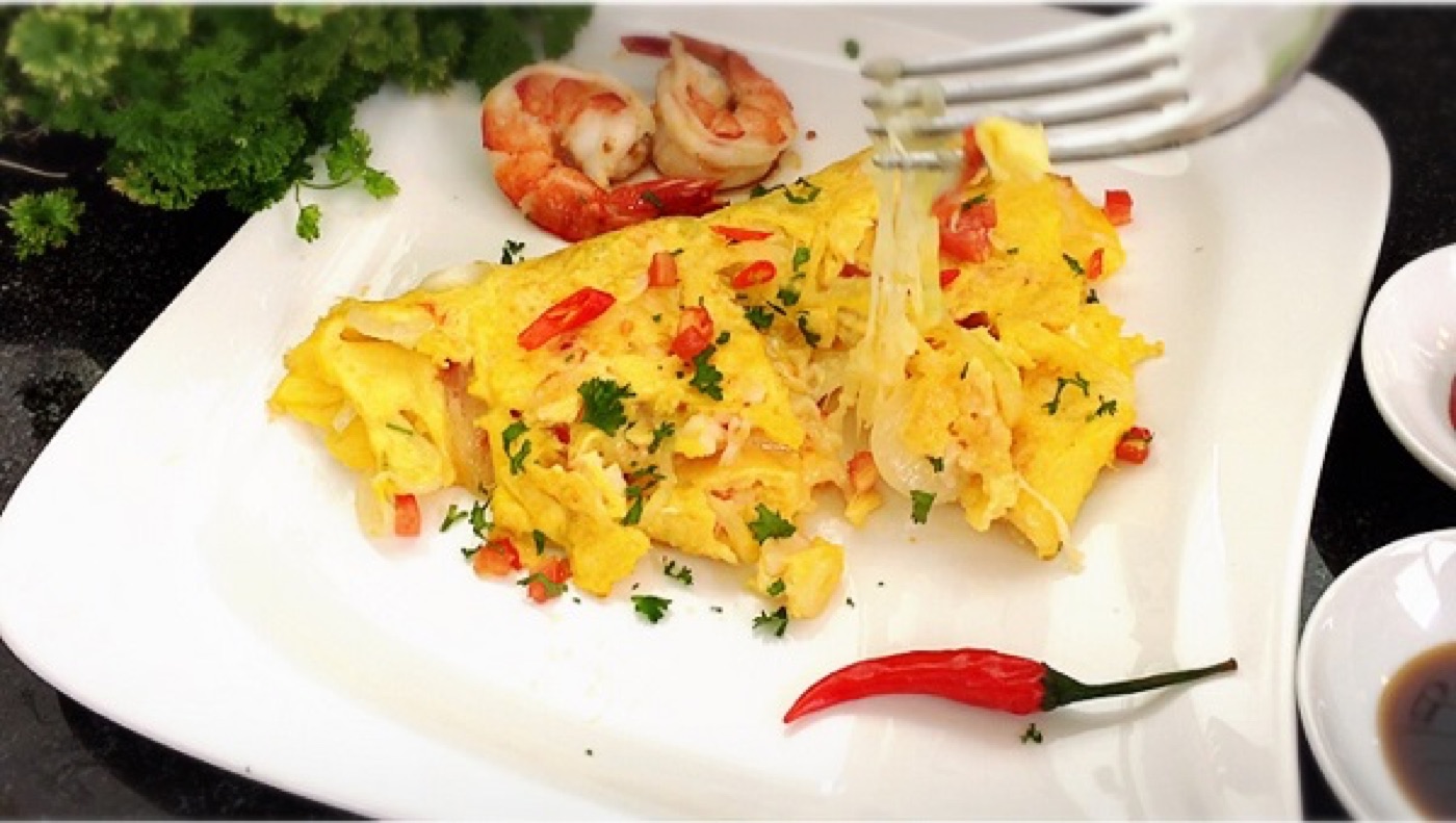 Cheesy Shrimp Omelet with Onion and Tomato (Thai Home-Style)