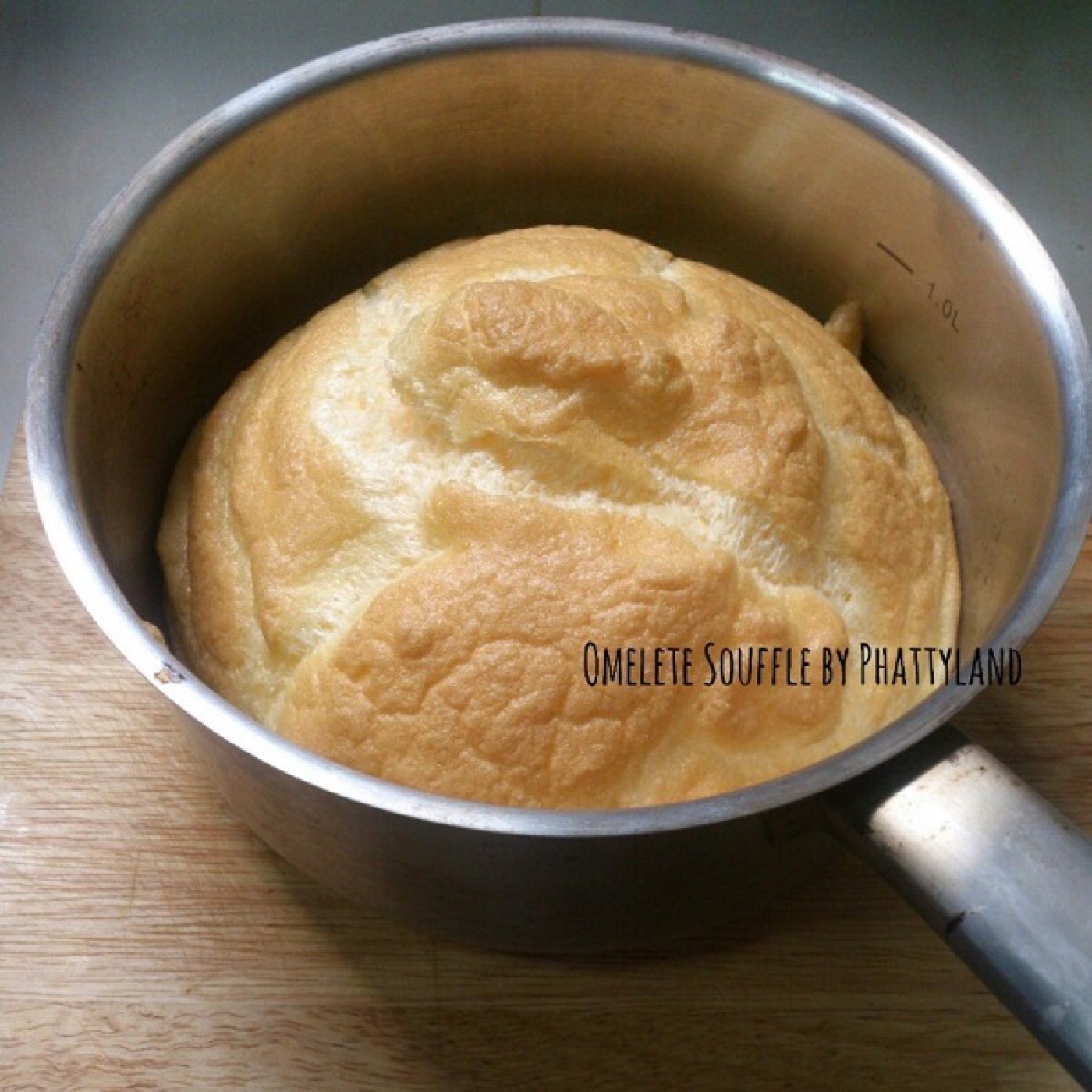 ちくわ入りスフレオムレツ｜卵3個でふわふわに膨らむ作り方