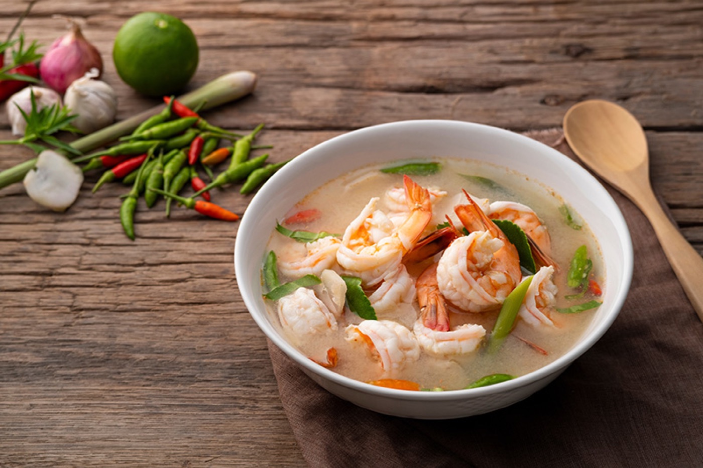 Clear Tom Yum Goong with Straw Mushrooms (Authentic Thai Hot and Sour Shrimp Soup)