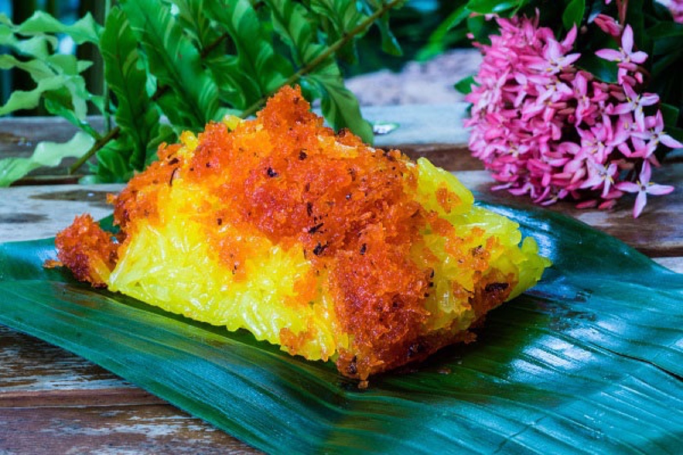 Thai Yellow Turmeric Coconut Sticky Rice (Khao Niao Mun)